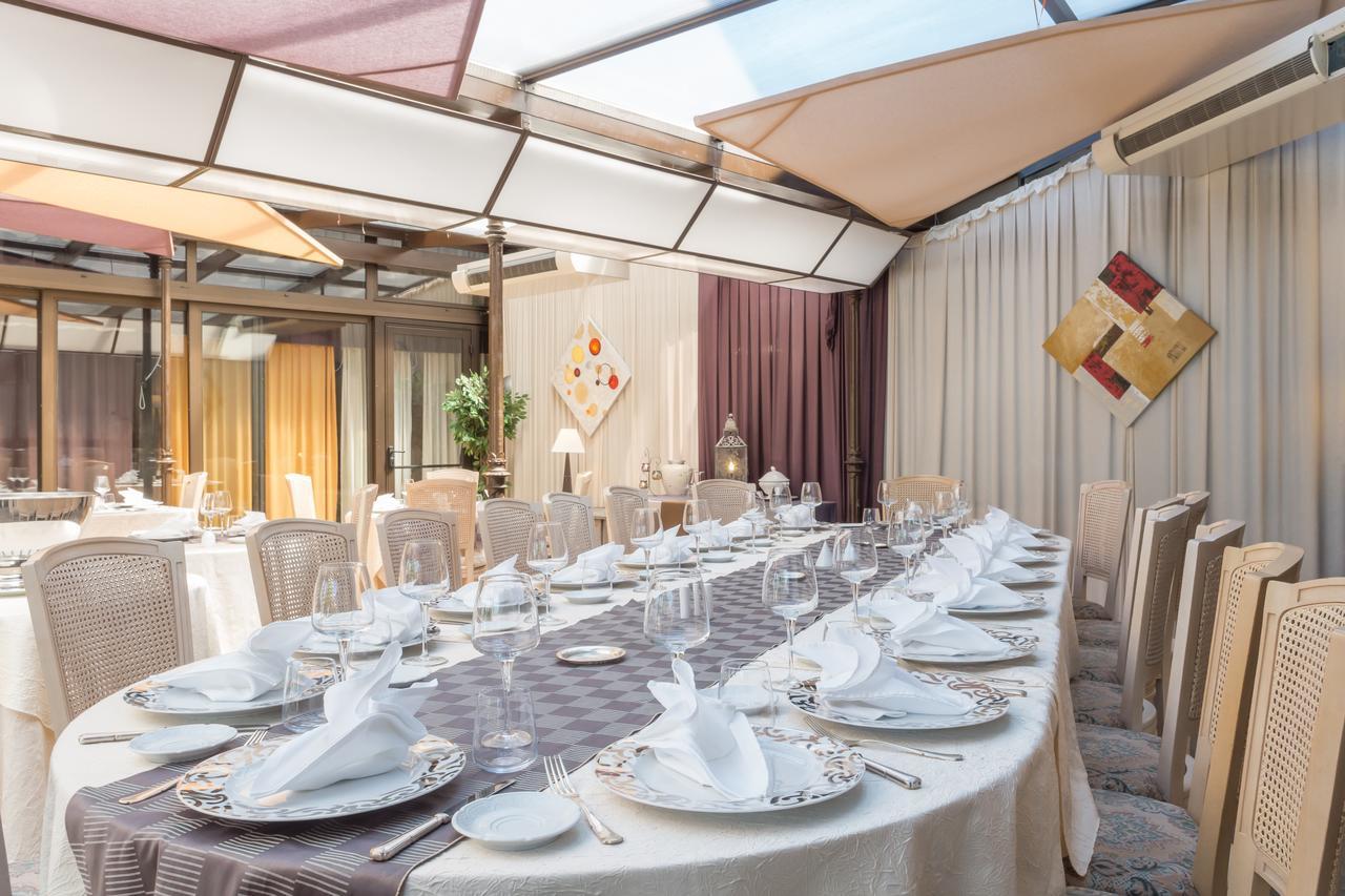 Hotel Restaurant Laurent Perreal Attignat Экстерьер фото